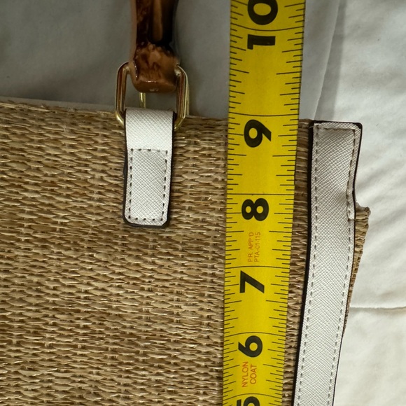 Liz Claiborne Tan White Wooden Handle Raffia Look Purse bag Euro Summer Classic - Picture 8 of 16